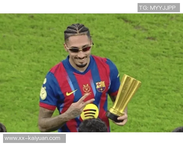 特狮重返巴萨训练展现坚定意愿仍希望继续留队为球队贡献力量